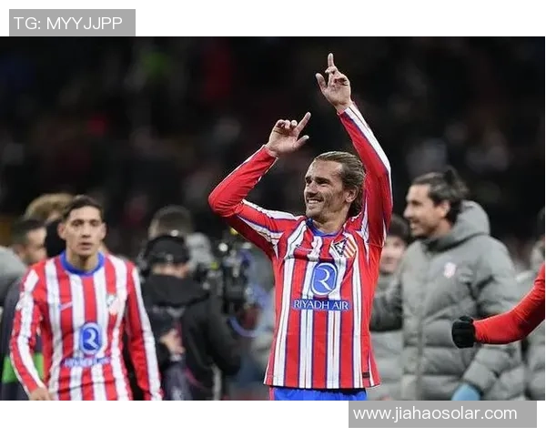 锁定胜局莱万特后场失误助攻格列兹曼轻松梅开二度